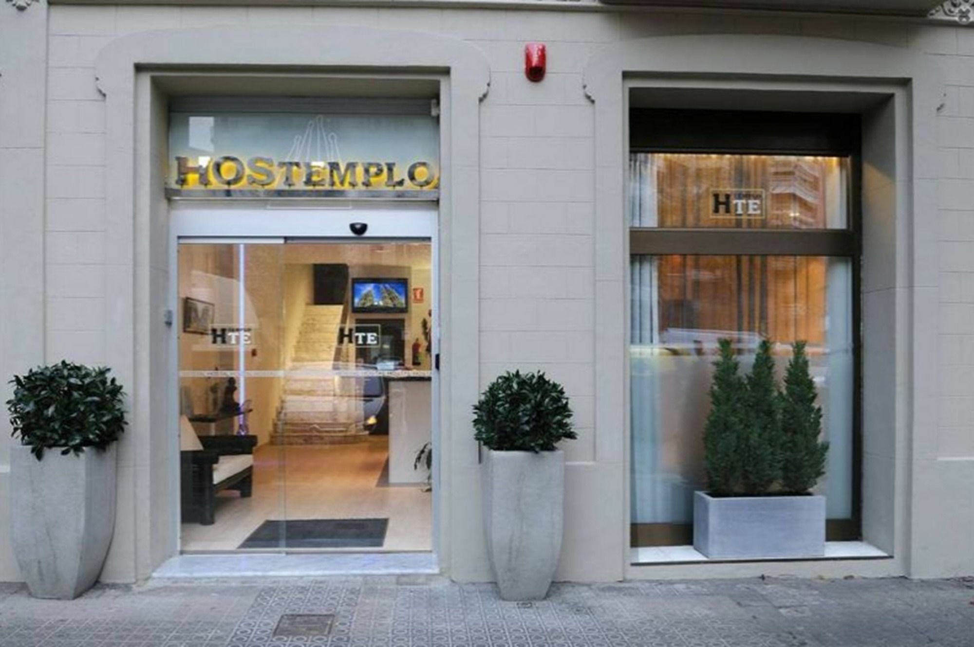 Hostemplo Sagrada Familia Gasthof 3*